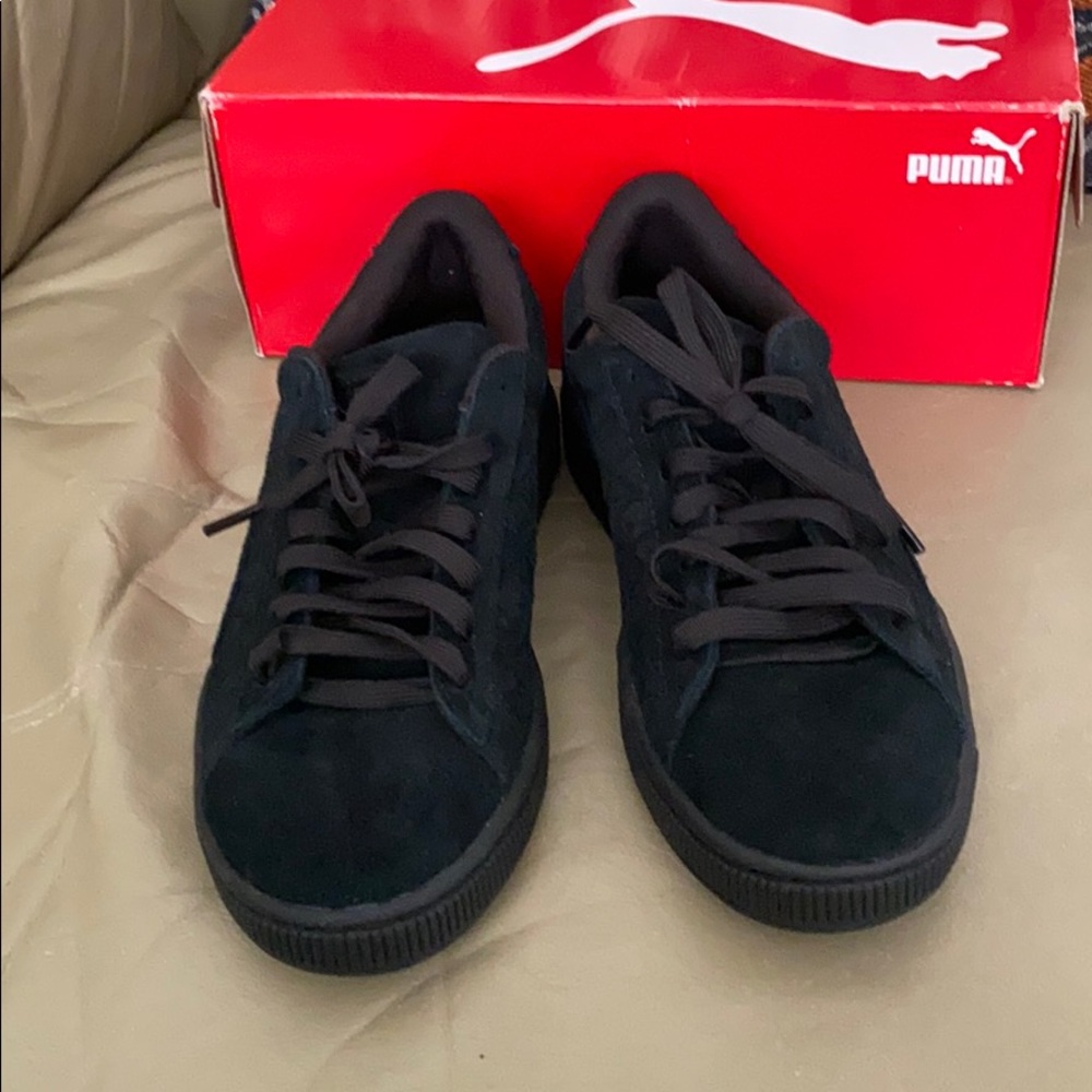 Boys Puma black suede sneaker 7 youth